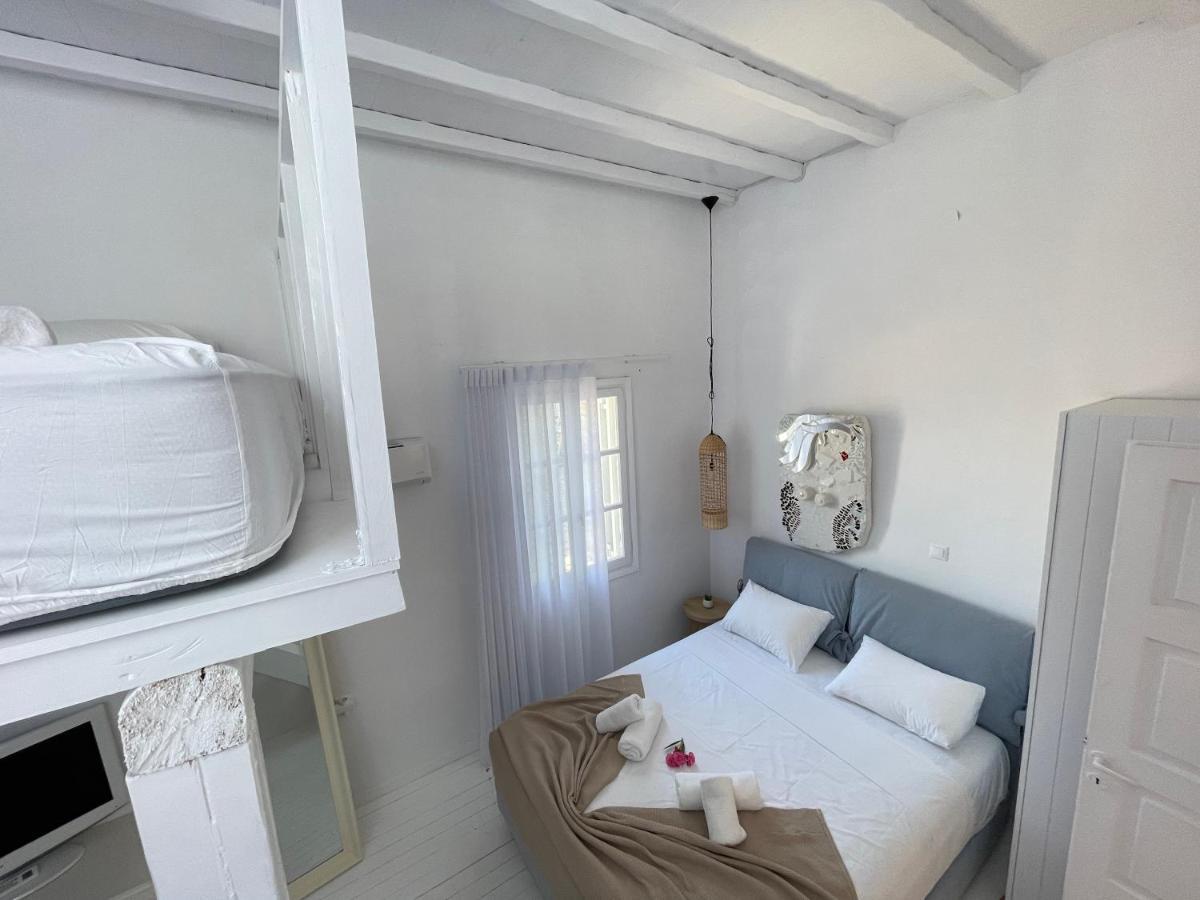 Mymykonos I *